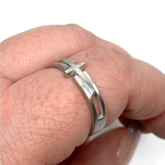 925 Ring Women’s Men’s Unisex Cross Religious Band 8.75 Sterling Silver - Picture 6 of 10